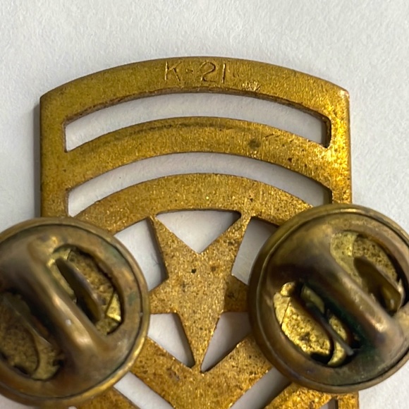 Gold Sergeant Major Pin - Picture 3 of 3